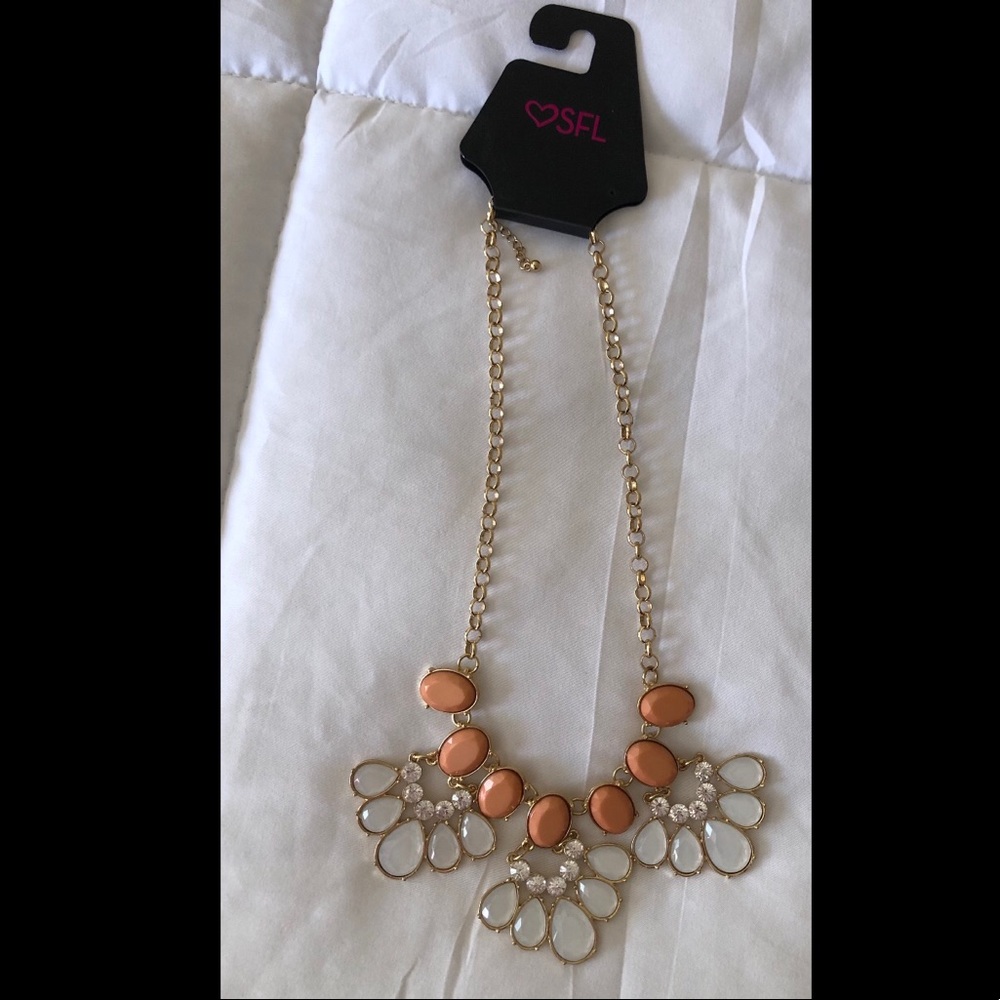NWT - FREE WITH PURCHASE